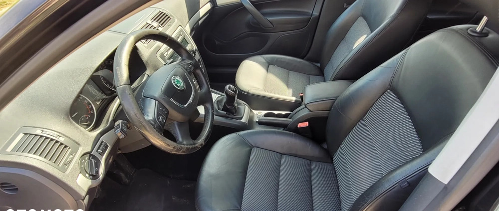 Skoda Octavia cena 27500 przebieg: 223341, rok produkcji 2012 z Dobrodzień małe 121